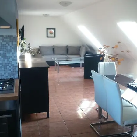 Solid Apartmans * بودابست