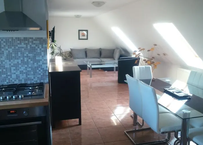 Solid Apartmans * בודפשט